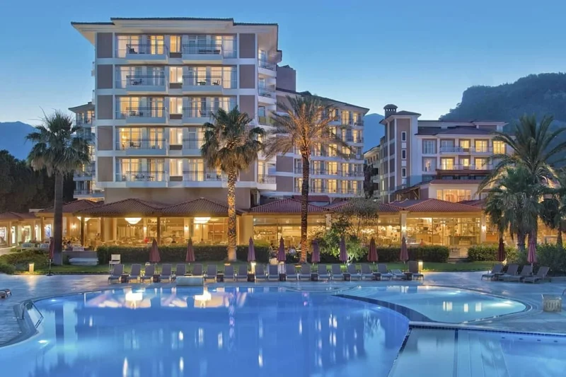AKKA Hotels Alinda – Hauptansicht und Außenbereich in Kiris