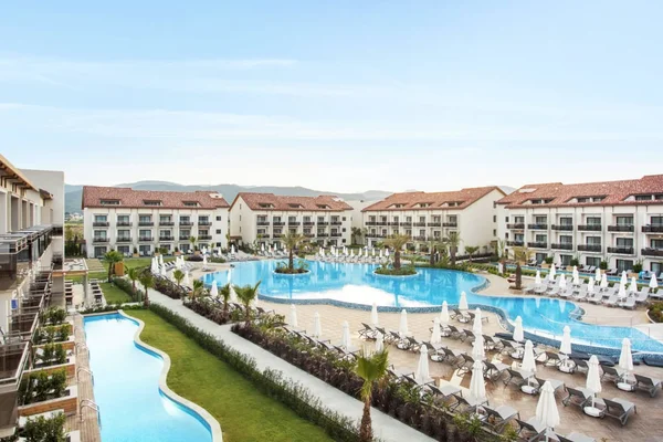 Blue Bay Platinum – Hauptansicht und Außenbereich in Marmaris