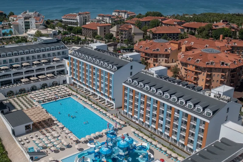Arcanus Hotels Trendline Side Zimmerausstattung und Balkon