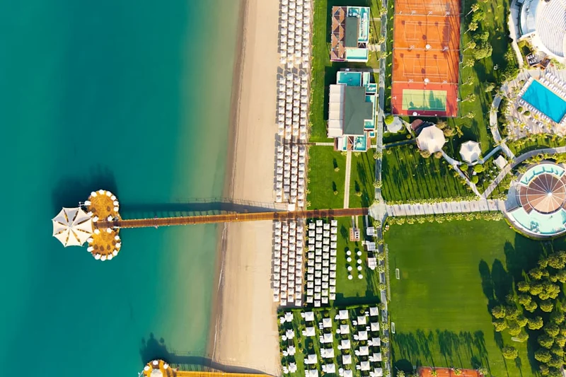 Calista Luxury Resort Beheizter Pool und Außenanlage