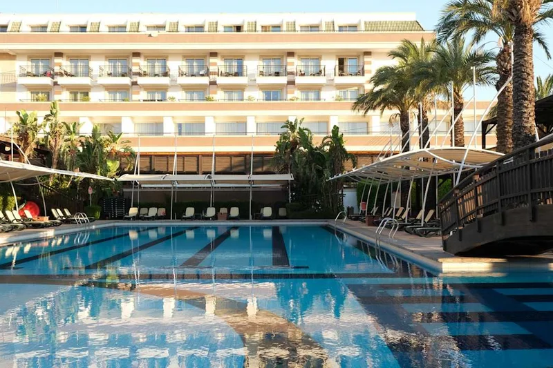 Crystal De Luxe Comfort Collection Zimmerausstattung und Balkon