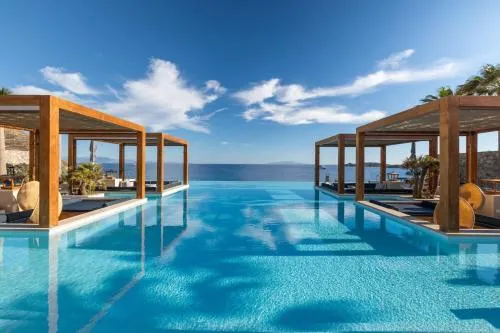 Cornelia Diamond Golf Resort & Spa – Poollandschaft und Sonnenterrasse