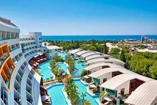 TUI Magic Life Jacaranda – Wellnessbereich und Strandabschnitt