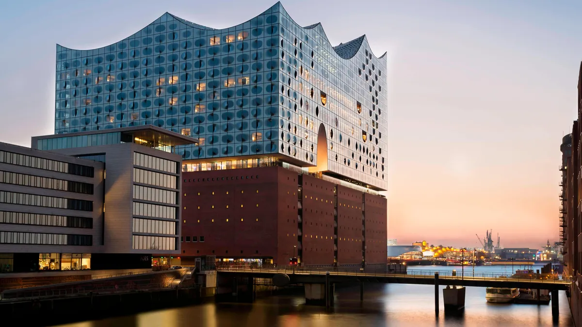 Grand Hotel Hamburg-HafenCity – Hauptansicht und Außenbereich in Hamburg-HafenCity