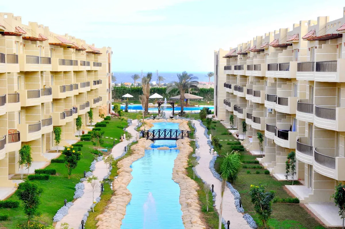 Kempinski Hotel Makadi Bay, Hurghada – Wellnessbereich und Strandabschnitt