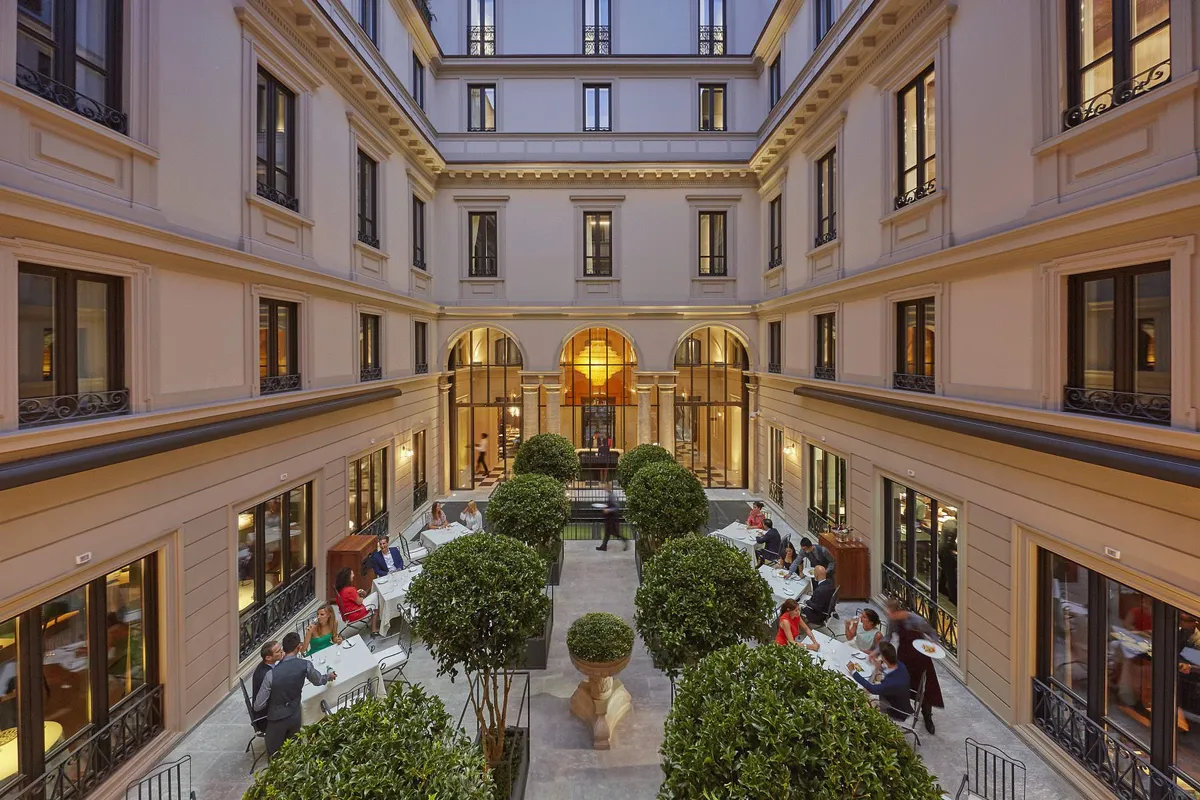 Mandarin Oriental Milan – Wellnessbereich und Strandabschnitt