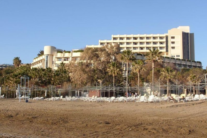 Melas Resort Hotel – Poollandschaft und Sonnenterrasse