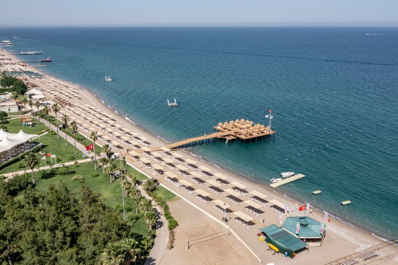 Mirage Park Resort – Poollandschaft und Sonnenterrasse