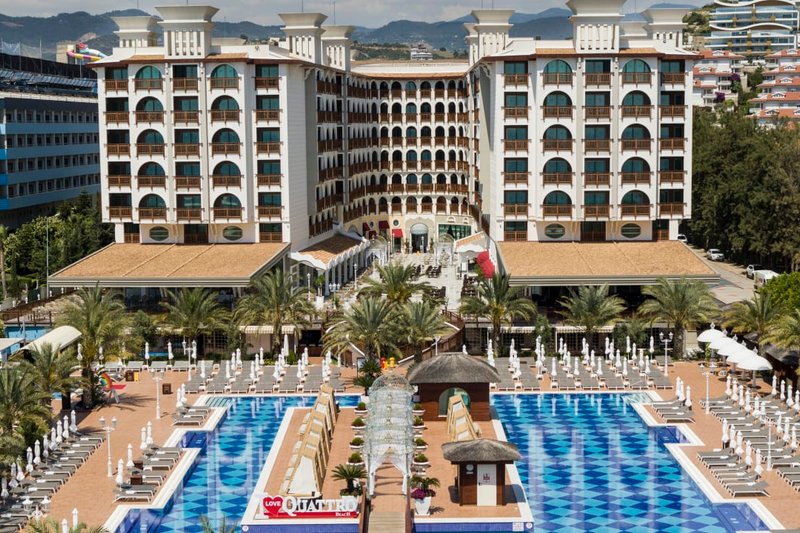 Quattro Beach Spa & Resort – Hauptansicht und Außenbereich in Belek
