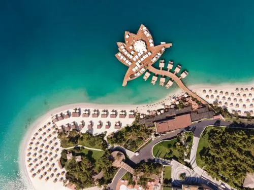 Nobu Hotel Ibiza Bay – Wellnessbereich und Strandabschnitt