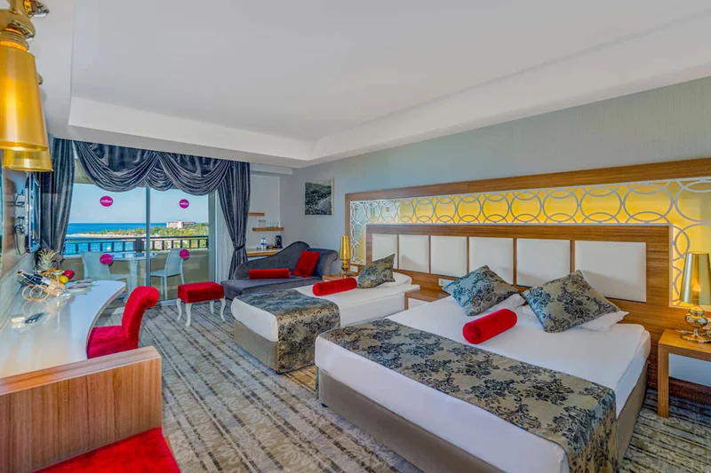 Justiniano Deluxe Resort Strand Meerzugang und Steg in Alanya, Okurcalar & Avsallar