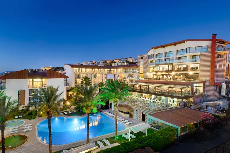 Piril Hotel Thermal & Beauty Spa – Hauptansicht und Außenbereich in Çeşme