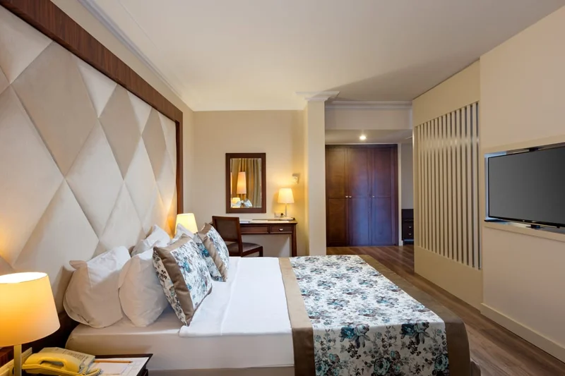 Seven Seas Hotel Life Strand Meerzugang und Steg in Kemer, Beldibi & Tekirova