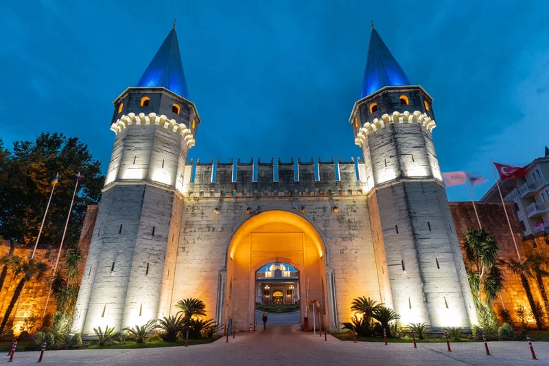 Swandor Hotels & Resorts Topkapi Palace Beheizter Pool und Außenanlage