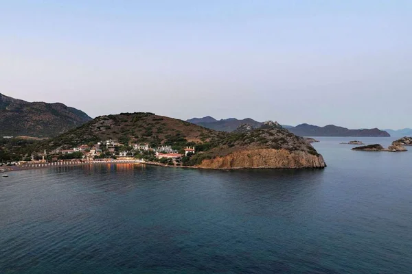 Wyndham Datca Perili Bay – Poollandschaft und Sonnenterrasse